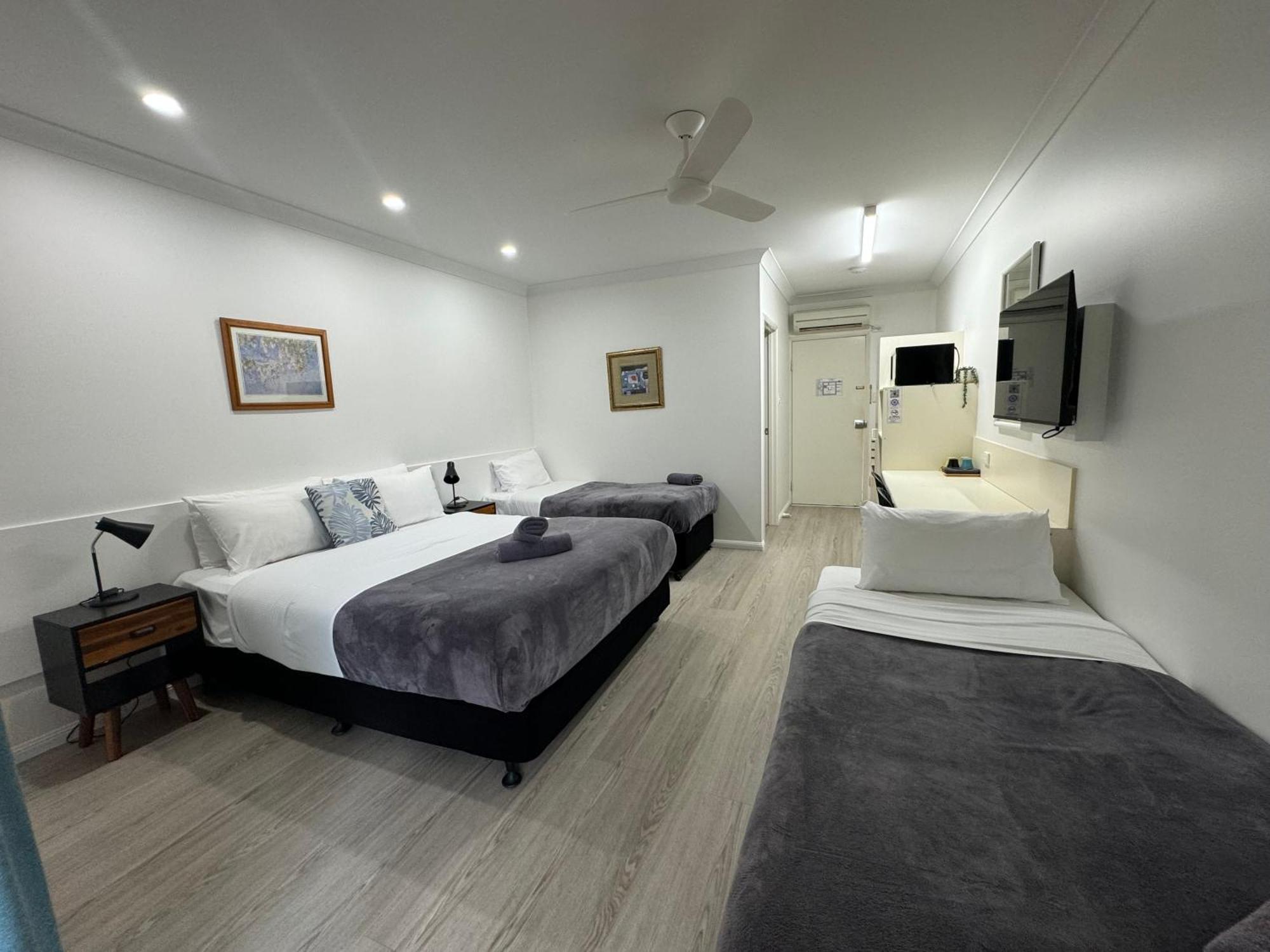 Mareeba Motor Inn Екстер'єр фото