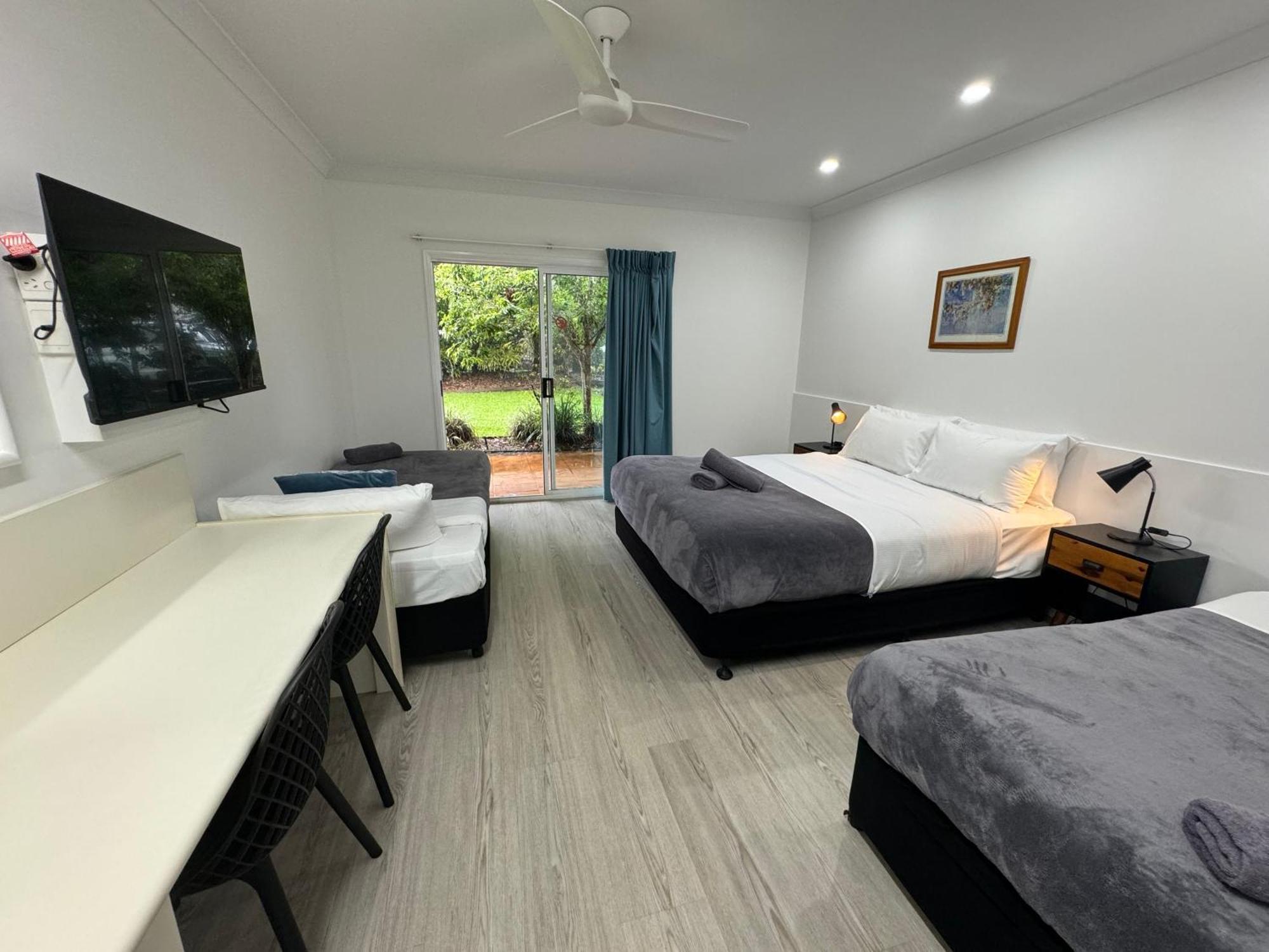 Mareeba Motor Inn Екстер'єр фото