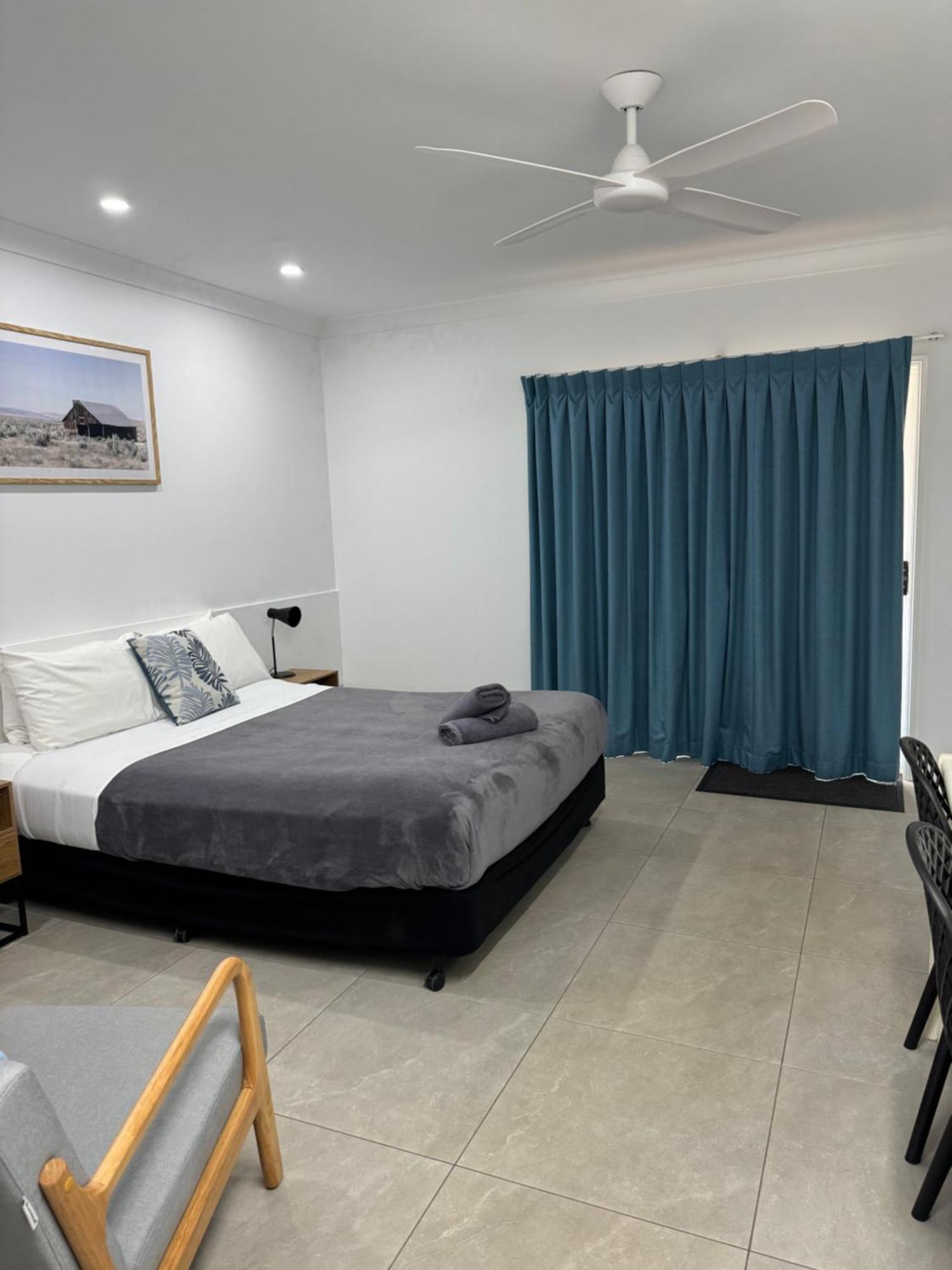 Mareeba Motor Inn Екстер'єр фото