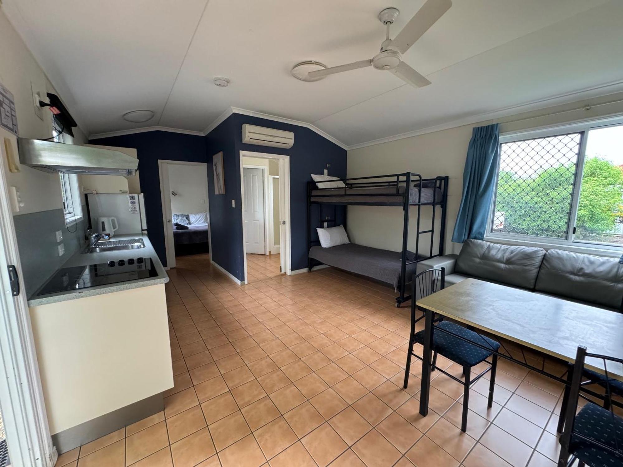 Mareeba Motor Inn Екстер'єр фото